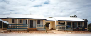 Yorke's Holiday Units ext photo